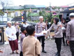 Kapolres Bener Meriah Gelar Kegiatan Jumat Bersih (Berbagi Kasih) Di Masjid Baitul Mustaqim, Kecamatan Wih Pesam, Kabupaten Bener Meriah