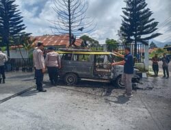 Kebakaran Mobil Minibus di SPBU Kampung Mude Benara Bener Meriah