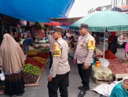 Personel Polsek Bandar Melaksanakan Patroli di Pasar Tradisional Pondok Baru