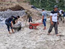 Kepala Desa Burbiah Giat Gotong-royong: Dalam Rangka Menyambut Hari Raya Idul Adha