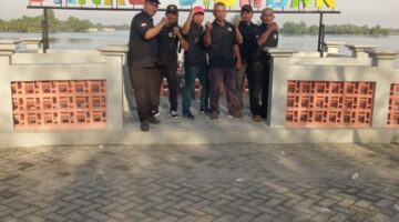 Meriah… Antusias Masyarakat Berbondong Bondong Melihat Kegiatan Koperasi Merah Putih Kelurahan Paya Pasir Kecamatan Marelan Di Wisata Danau Siombak Dalam Rangka Dirgahayu 80 Tahun Indonesia Merdeka